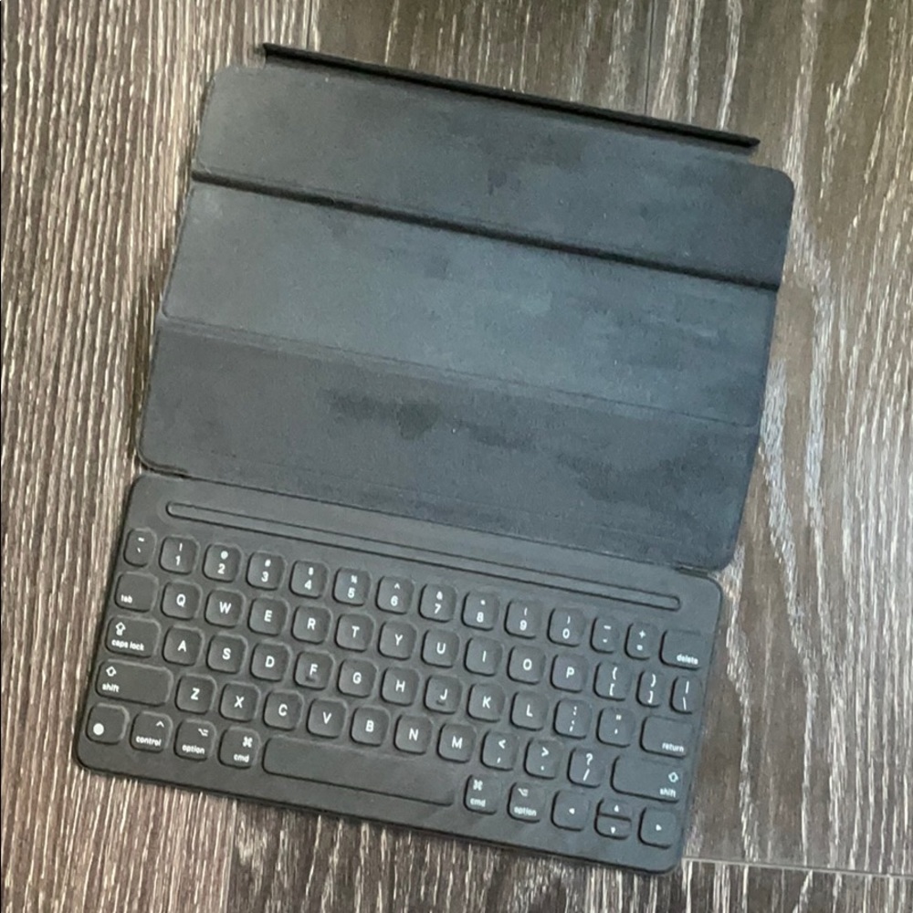 Smart Keyboard for iPad - Picture 2 of 5